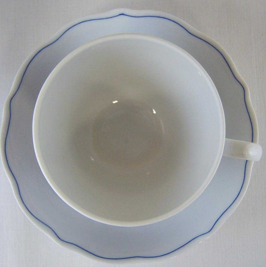 [1512221025] Kaffeetasse mit Untertasse Tasse Marienbad Ingres Weiss Zwiebelmuster Bild 2