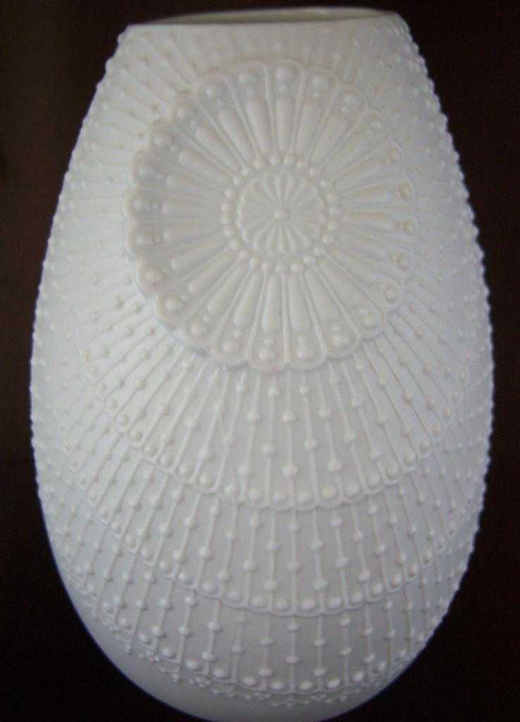 [16072800177] Vase 17 cm AK Kaiser Porzellan Weiß M.Frey gebraucht - sehr gut Bild 5