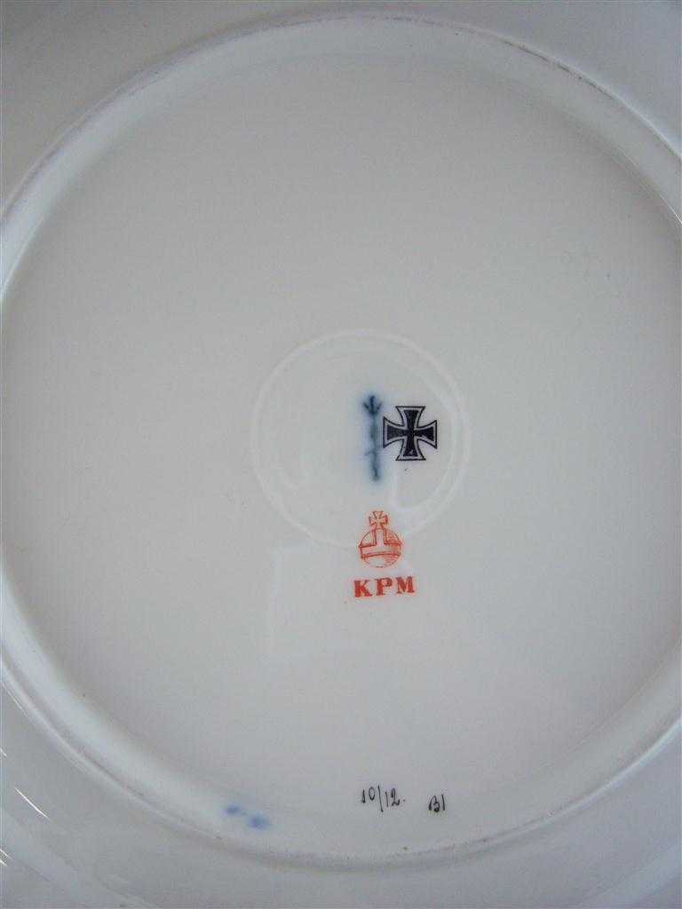 [4581145] Suppenteller Goldrand 24,3 cm KPM Berlin Neuosier Blaue Blumen gebraucht - gut Bild 9