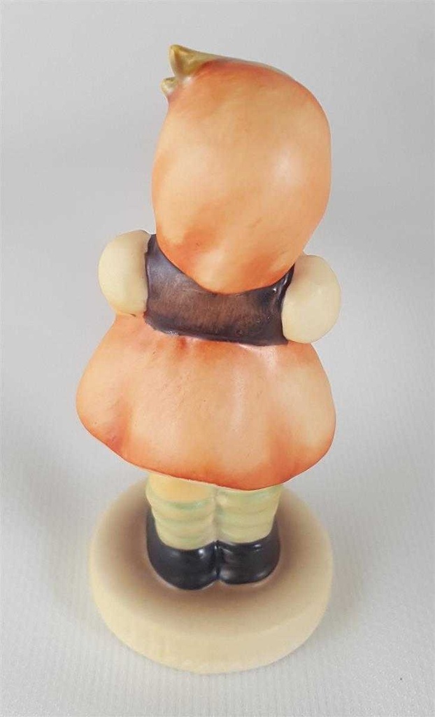 [45811683] Figur Goebel Hummel Mädchen mit Puppe Nr. 239 / B Bild 3