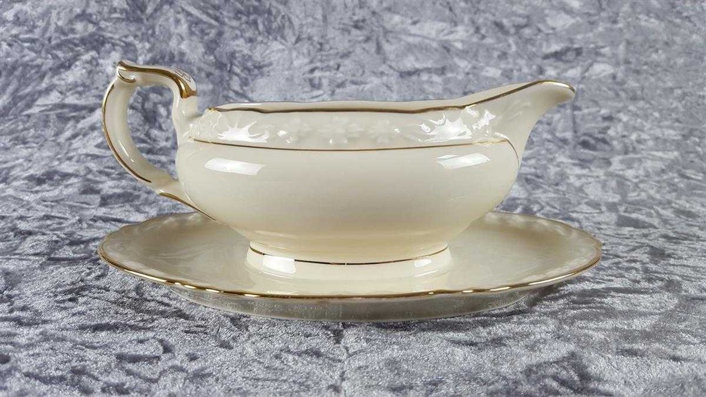 [458117881] Sauciere mit Teller Goldrand 1tlg Winterling elfenbein Blumenrelief Beige gebraucht - gut Bild 3