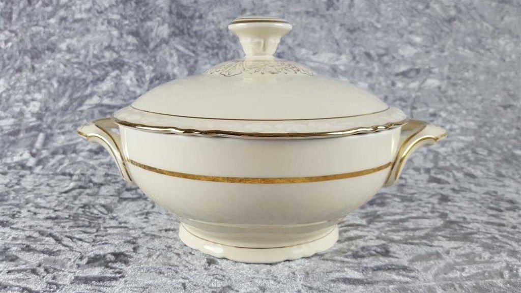 [458117882] Ragoutterrine Goldrand 1,5 L Winterling elfenbein Blumenrelief mit Beige gebraucht - gut Bild 3