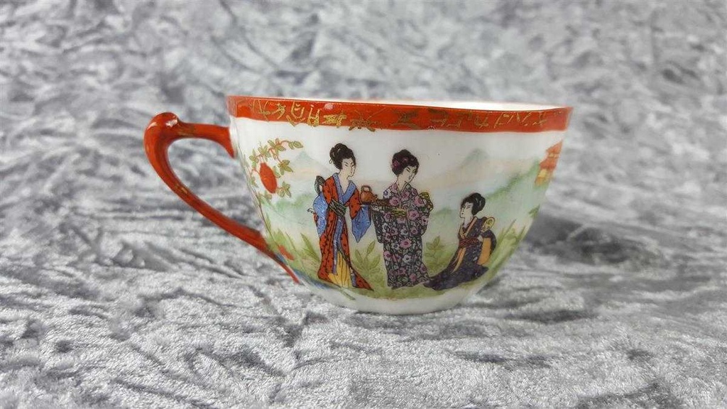 [458117911] Teetasse Tasse Unbekannte Hersteller Asiatisches Porzellan Motiv Geishas gebraucht - gut Bild 3