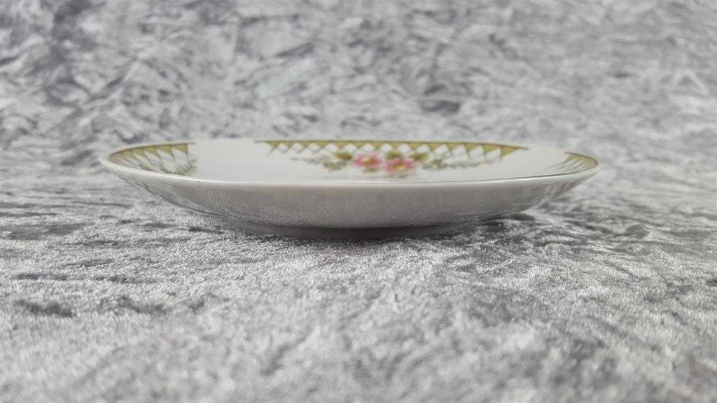 [458118406] Untertasse für Kaffee 14,4 cm Winterling Kirchenlamitz rosa Blumen grün Rautendekor gebraucht - akzeptabel Bild 4