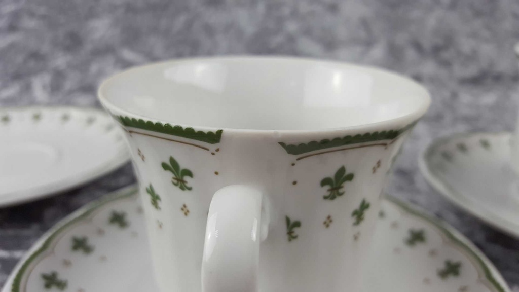 [2118797] 3er Set Untertasse Kaffeetasse mit Tasse Winterling Röslau grüne stilisierte Lilie gebraucht - akzeptabel Bild 3