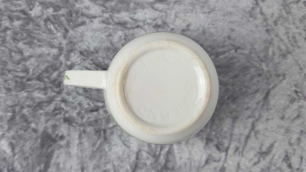 [458119018] Kaffeetasse mit Untertasse Tasse Royal Tudor Coaching Taverns Grün gebraucht - gut Bild 4