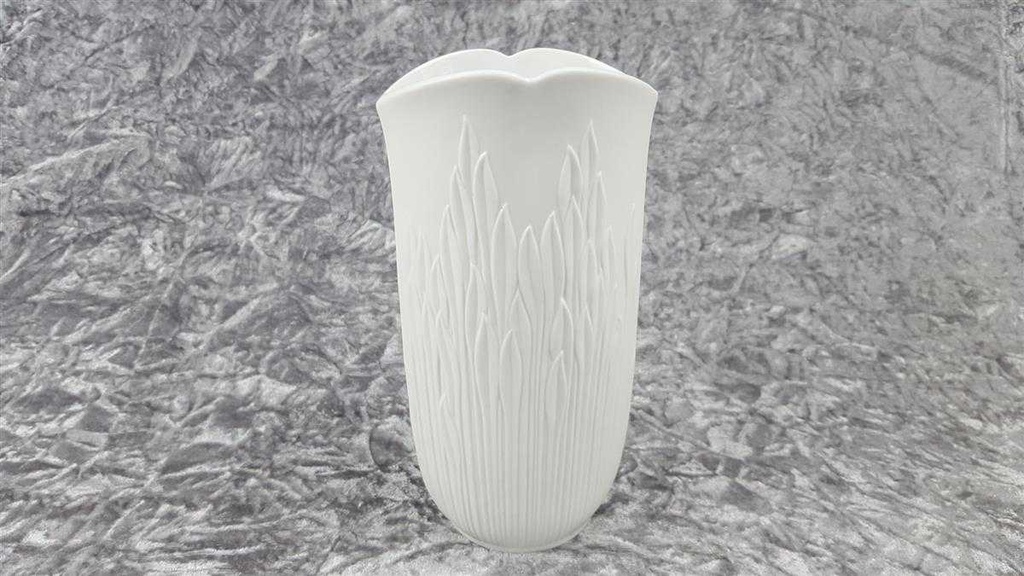 [458119032] Vase Blumenvase mit Signatur 20,1 cm AK Kaiser Porzellan Weiß M.Frey gebraucht - sehr gut Bild 3