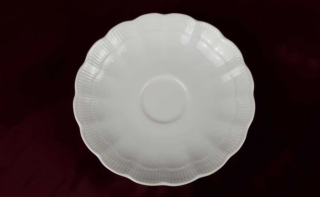 [458119543] Untertasse 14 cm AK Kaiser Porzellan Romantica Weiß gebraucht - gut Bild 3