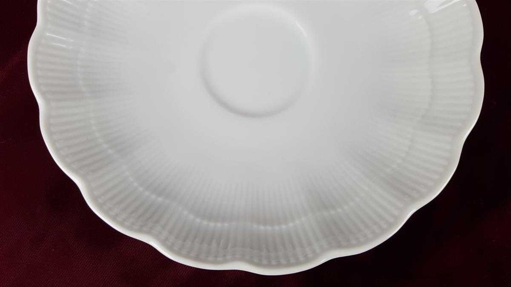 [458119543] Untertasse 14 cm AK Kaiser Porzellan Romantica Weiß gebraucht - gut Bild 4