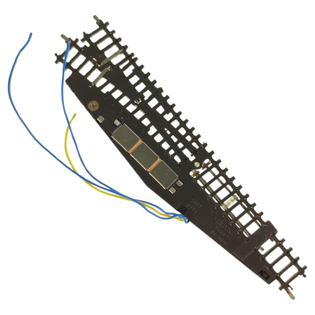 [Z1-V0K2-T3P6] elektrische Weiche rechts r490 mm Spur Z Märklin Bild 2