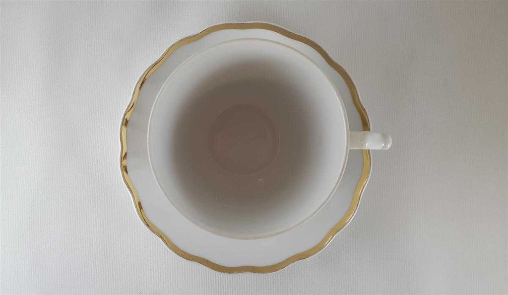 [45812556] Teetasse Tasse mit Untertasse Goldrand Seltmann Weiden Vohenstrauß Kinder Blumen gebraucht - gut Bild 4