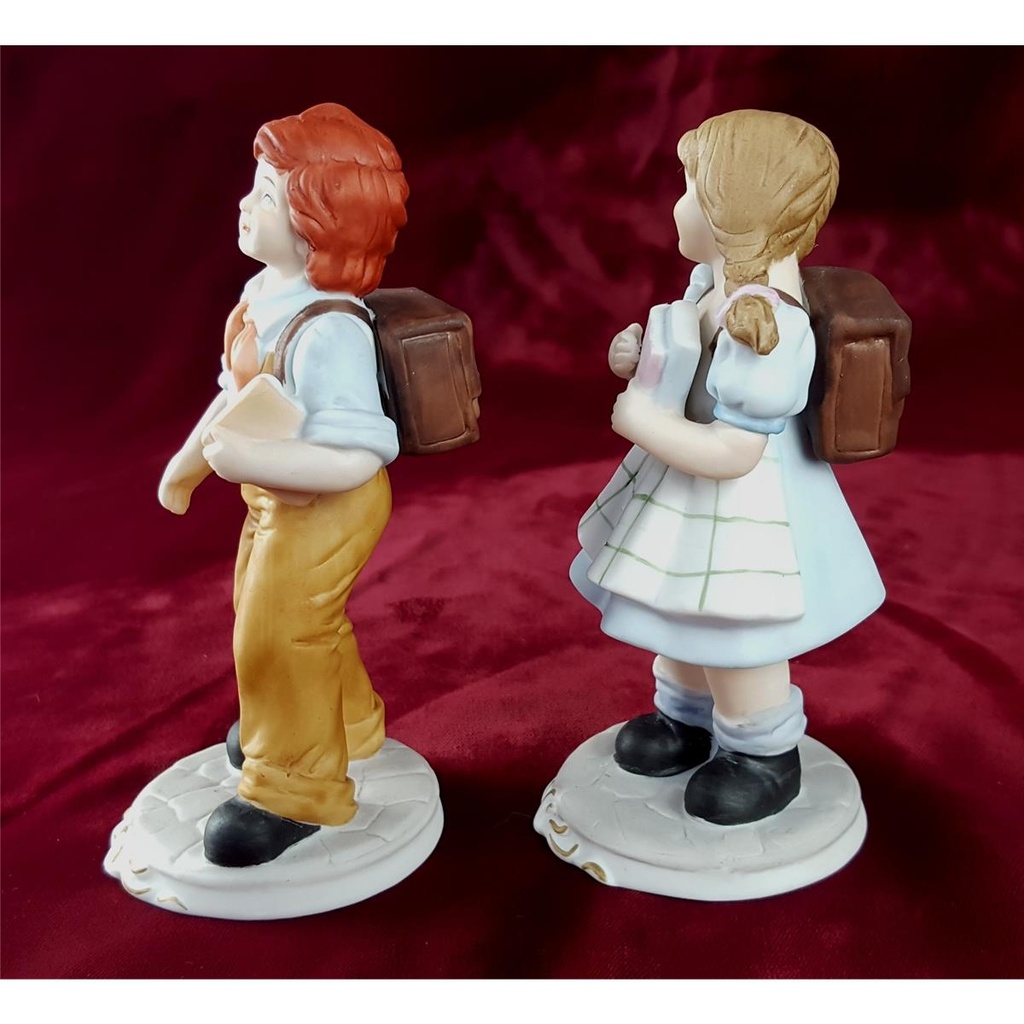 [458128415] Porzellan Figur Mädchen Junge mit Schulranzen Set 2 tlg. H 13,5 cm Bild 4