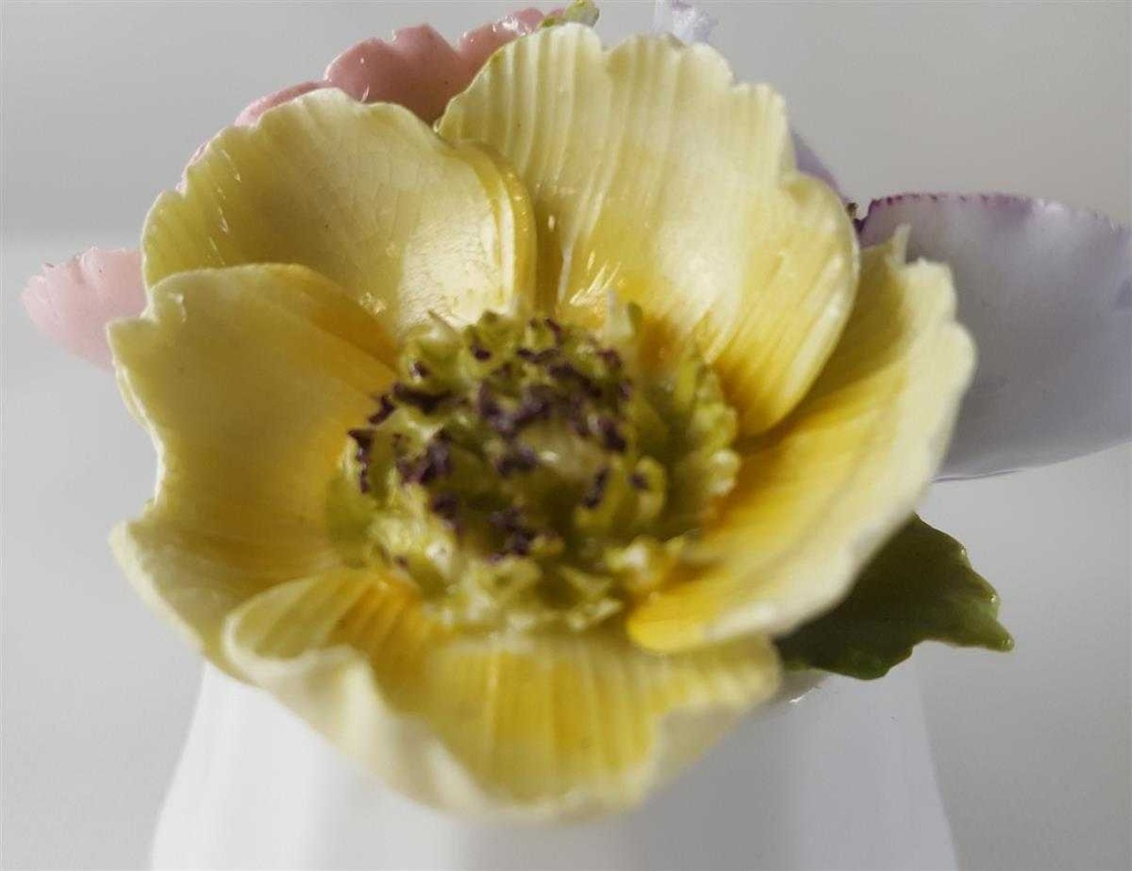 [45812987] Blumentopf Blumenbouquet Freistehend Heathcote Bone China gebraucht - gut Bild 4