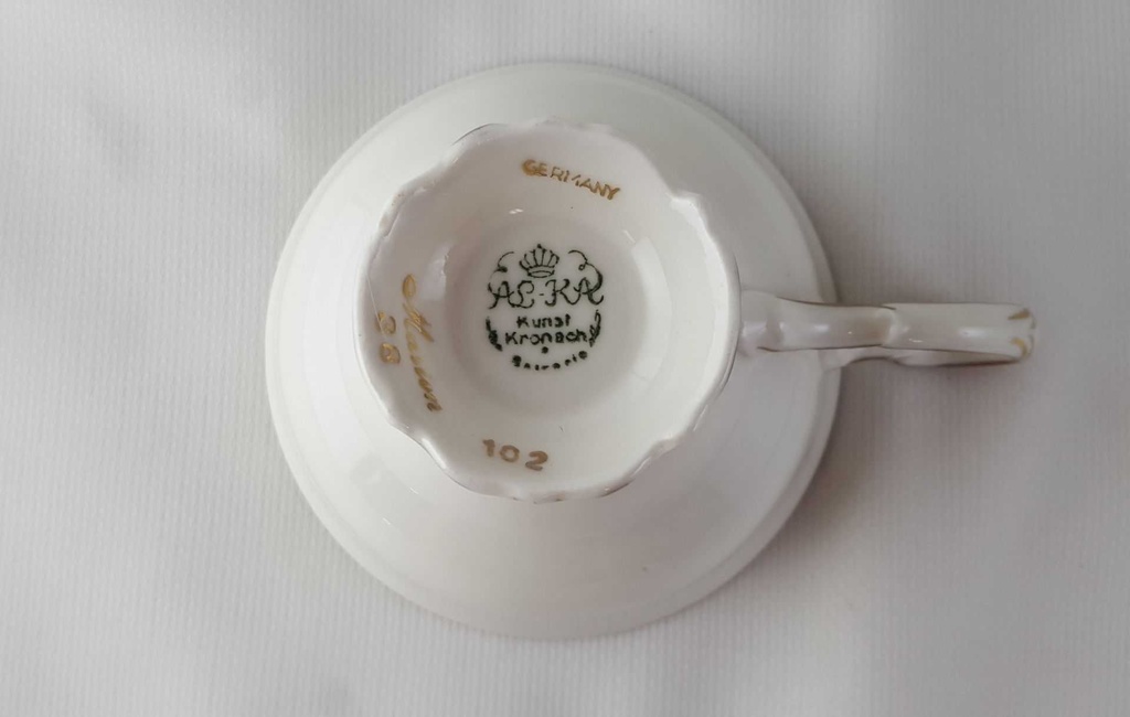 [45813485] Sammeltasse Espressotasse mit Untertasse Golddekor Kaiser Porzellan Alka Kunst gebraucht - gut Bild 6