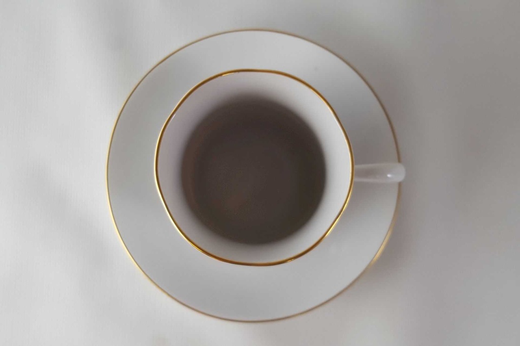 [45813659] Mokkatasse mit Untertasse Kaffeetasse Tasse Espressotasse Goldrand Freiberger Porzellan Weiß gebraucht - sehr gut Bild 3