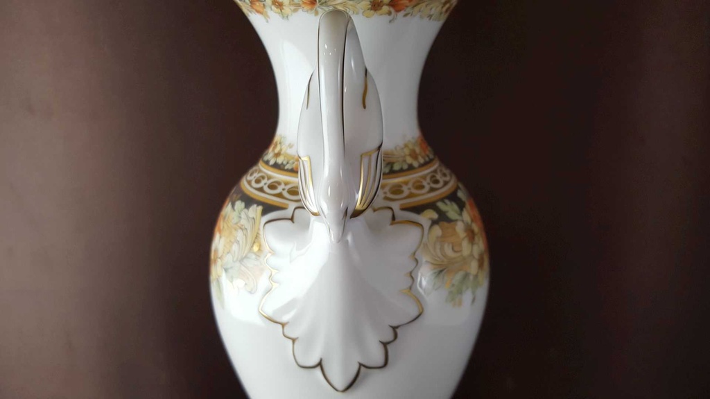 [2119007] Amphorenvase 28,5 cm AK Kaiser Porzellan Princesse K.Nossek gebraucht - sehr gut Bild 4
