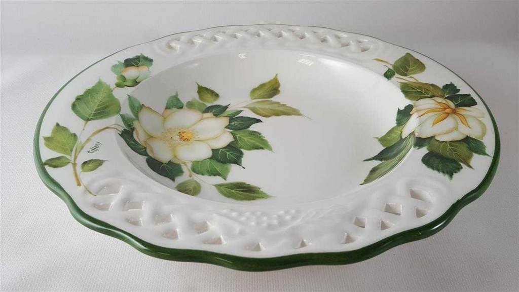 [45813782] Suppenteller Durchbrucharbeit 24,5 cm Tiffany Boutique Italy weiße Blume mit Grünrand gebraucht - sehr gut Bild 3