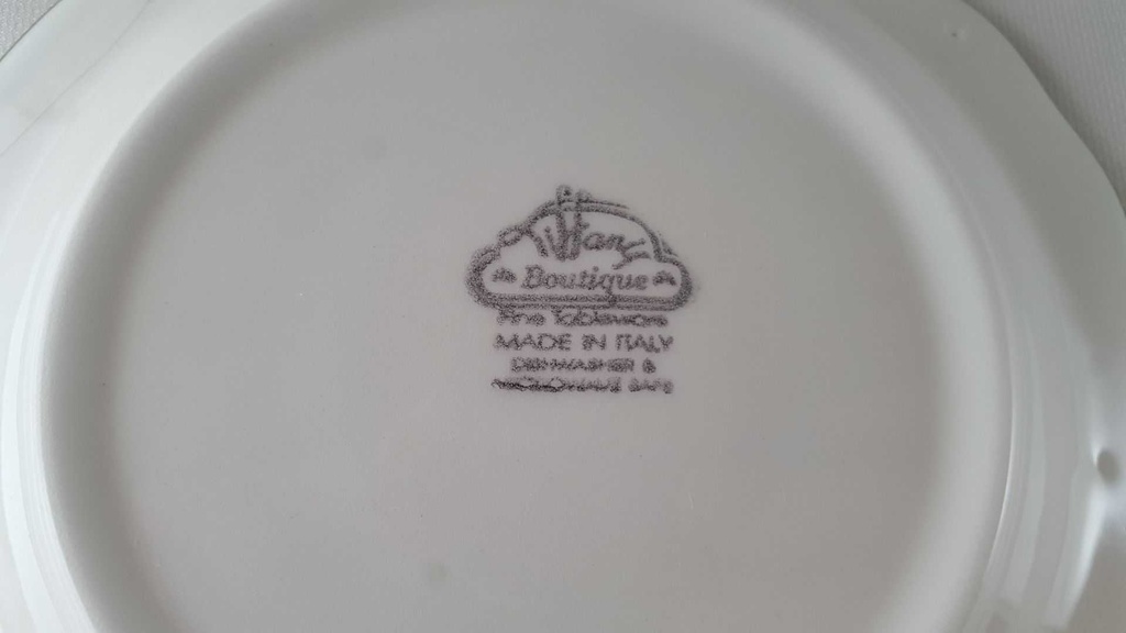 [45813814] Untertasse für Kaffee 17,8 cm Tiffany Boutique Italy weiße Blume mit Grünrand gebraucht - akzeptabel Bild 4