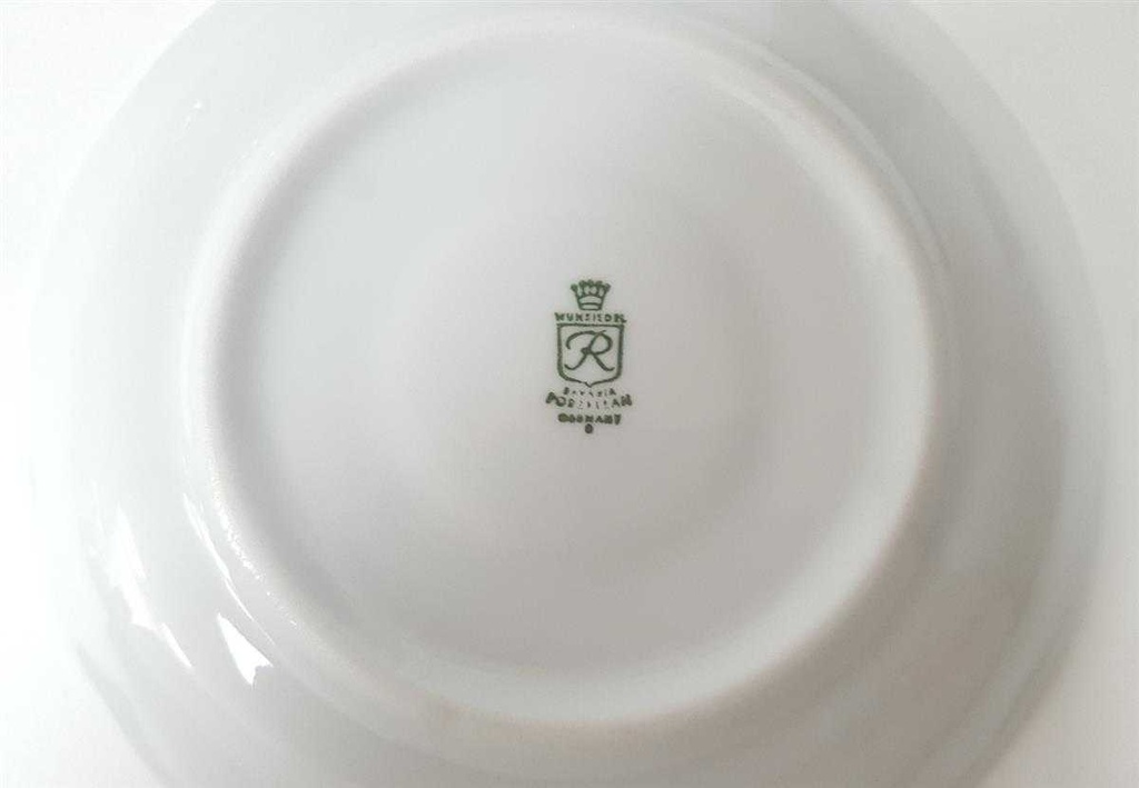 [458138951] Untertasse 14,4 cm Retsch Wunsiedel Relief weiß gebraucht - gut Bild 4