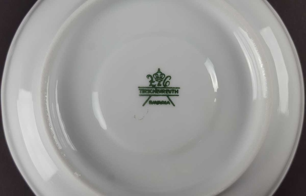 [458139635] Untertasse für Kaffee 14,1 cm Tirschenreuth Unbekannte Formen Blumenmuster mit rosa Rand gebraucht - gut Bild 4