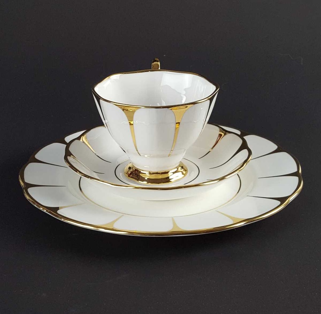 [458139717] Sammeltasse Sammelgedeck Golddekor 3tlg Royal Vale Weiß mit Goldrand Bone China gebraucht - gut Bild 3