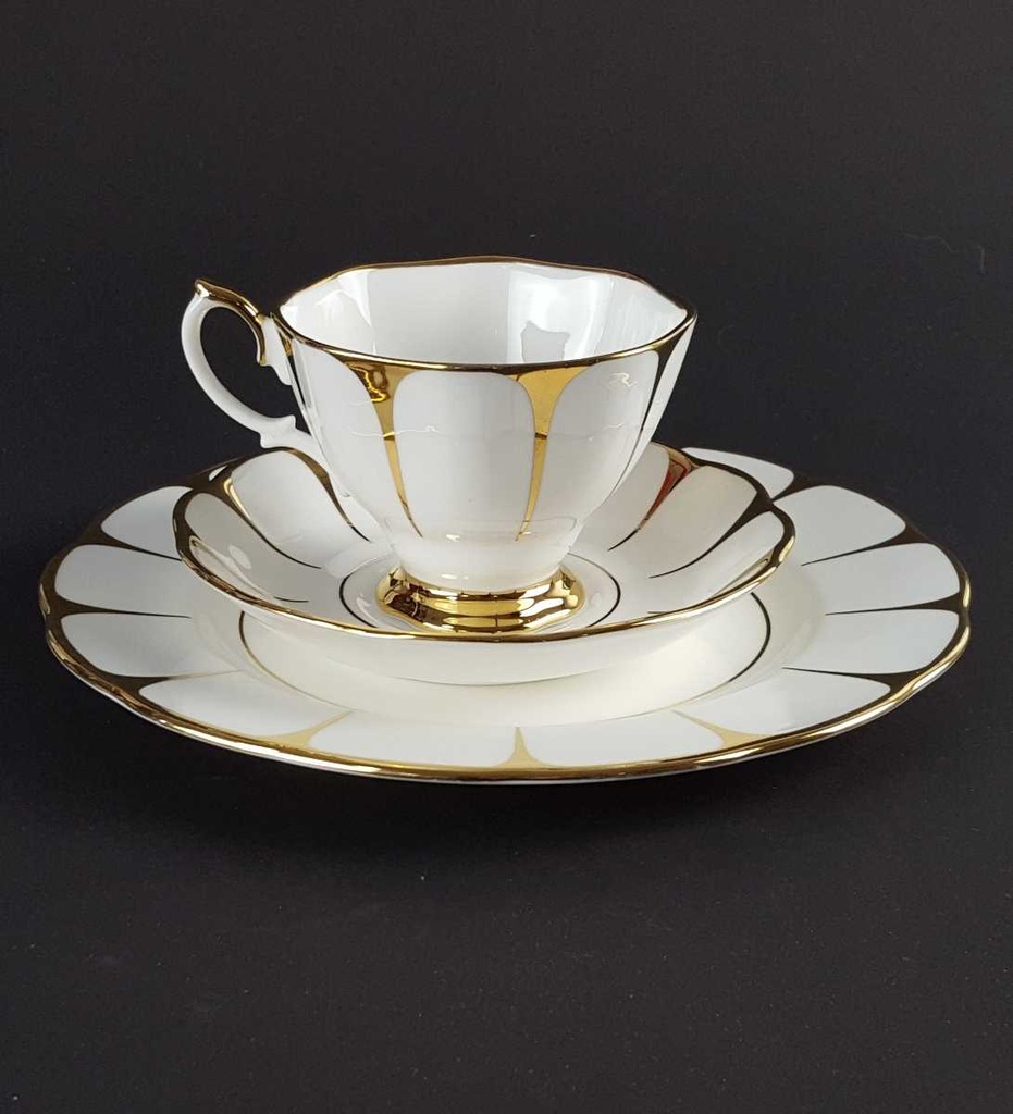 [458139717] Sammeltasse Sammelgedeck Golddekor 3tlg Royal Vale Weiß mit Goldrand Bone China gebraucht - gut Bild 4