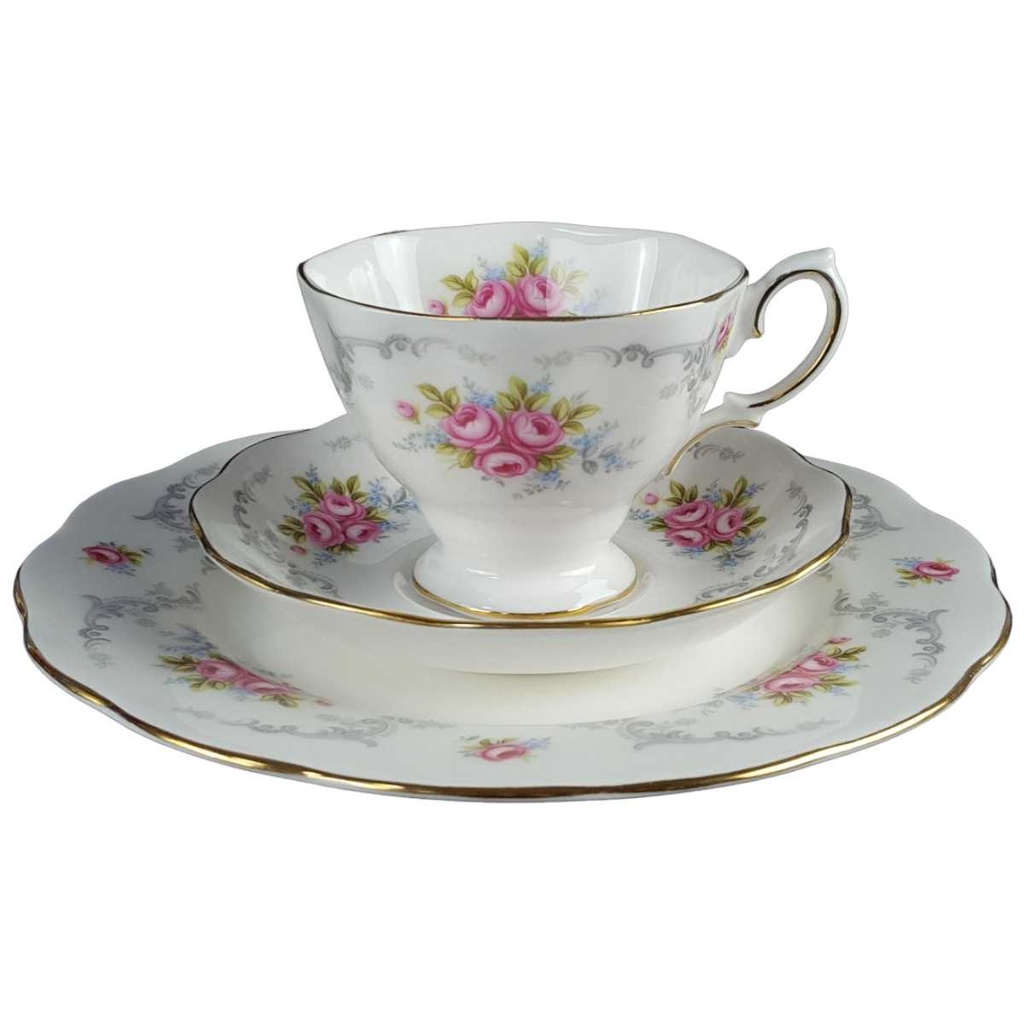 [458139732] Sammeltasse Sammelgedeck Royal Kent Rosendekor Bone China gebraucht - gut Bild 2