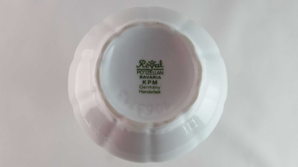 [45813997] Vase Goldrand 12,8 cm Royal KPM Bavaria Rosendekor gebraucht - sehr gut Bild 6