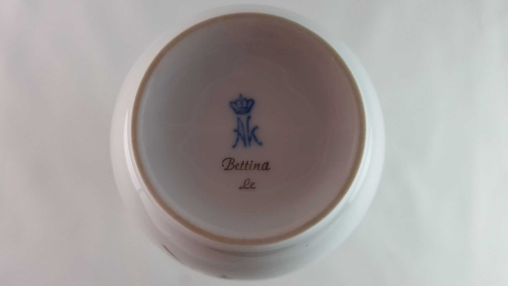 [45814026] Vase Dekorative 22 cm AK Kaiser Porzellan Bettina Blumen gebraucht - sehr gut Bild 4