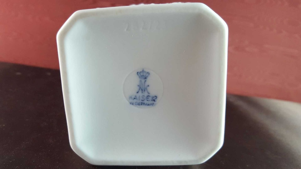 [45814042] Vase AK Kaiser Porzellan Weiß gebraucht - gut Bild 6