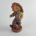 [458140656] Deutsche Handarbeit Keramik Figur Junge Regenschirm Eichhörnchen H 17,8 cm Bild 4