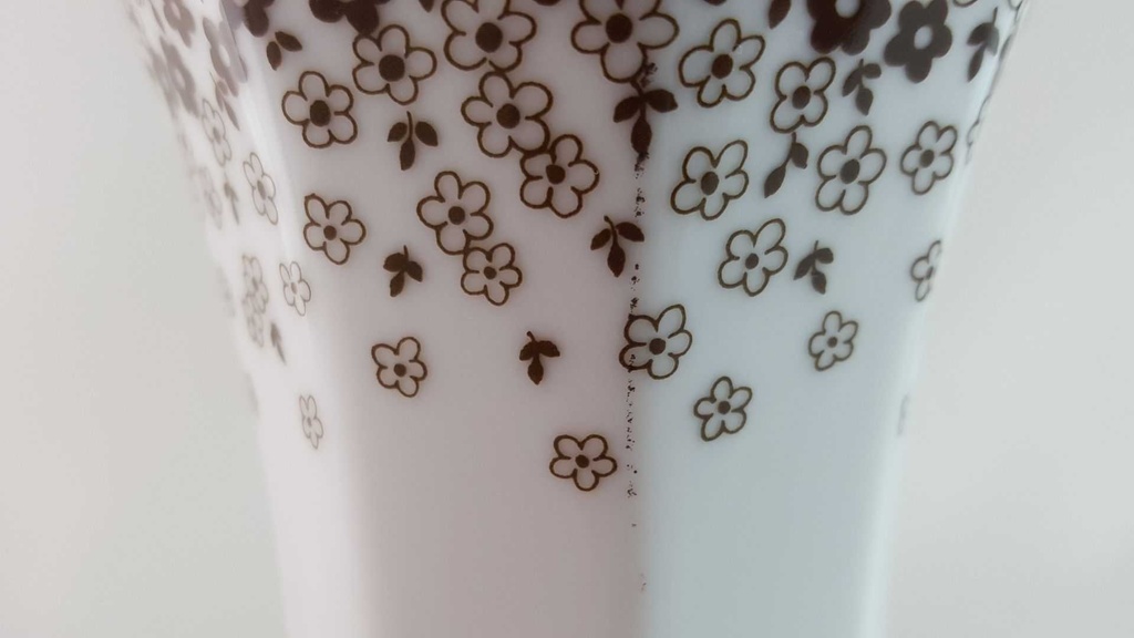 [45814277] Vase Dekorative 13,5 cm Arabella Atelier Blumendekor braun Blumen gebraucht - gut Bild 3