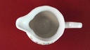[45815061] Milchkännchen Winterling Kirchenlamitz blau rot Blümchen Relief Wellenrand gebraucht - sehr gut Bild 5