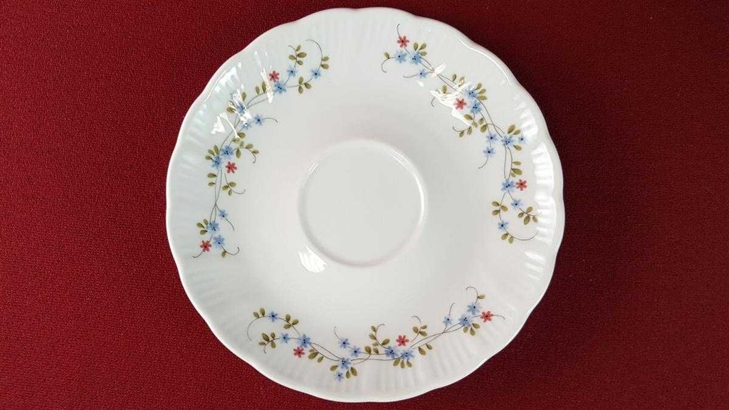 [45815065] Kaffeetasse mit Untertasse Winterling Kirchenlamitz blau rot Blümchen Relief Wellenrand gebraucht - gut Bild 4