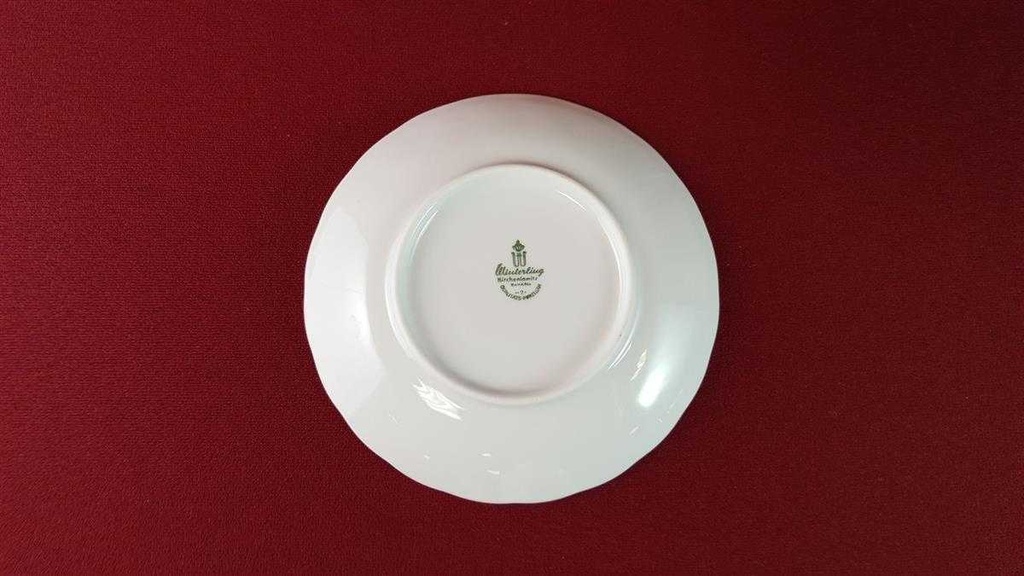[45815065] Kaffeetasse mit Untertasse Winterling Kirchenlamitz blau rot Blümchen Relief Wellenrand gebraucht - gut Bild 6