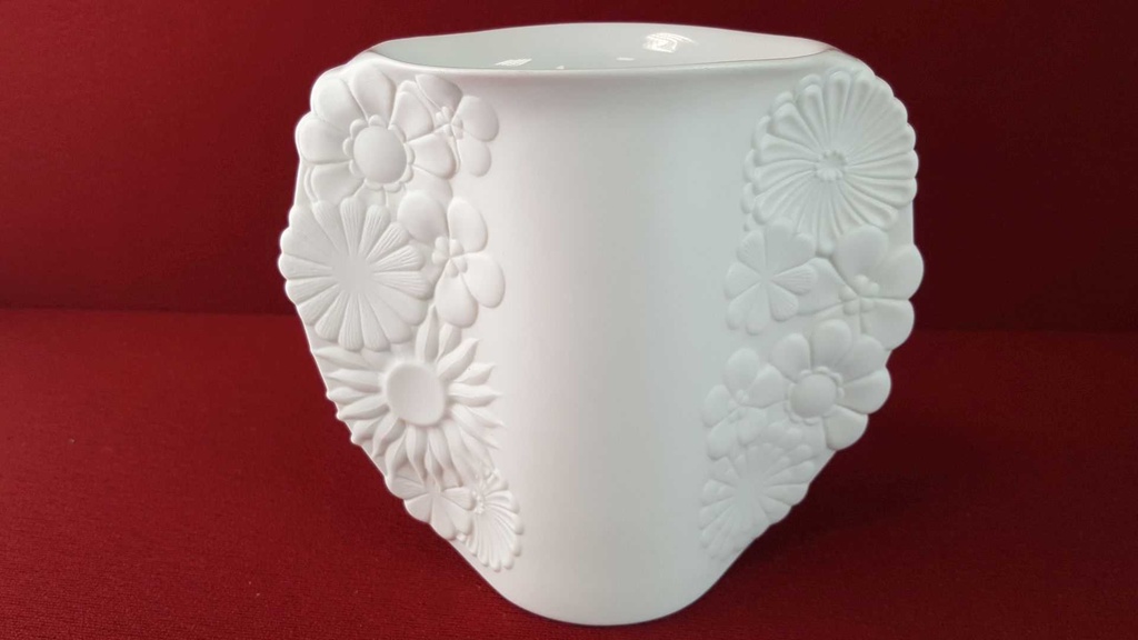 [45815086] Vase 13,5 cm AK Kaiser Porzellan Weiß gebraucht - sehr gut Bild 3