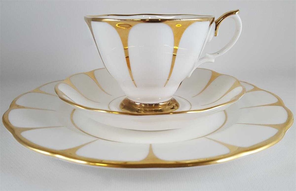 [4581548] Kaffeegedeck Golddekor 3tlg Royal Vale gebraucht - sehr gut Bild 2