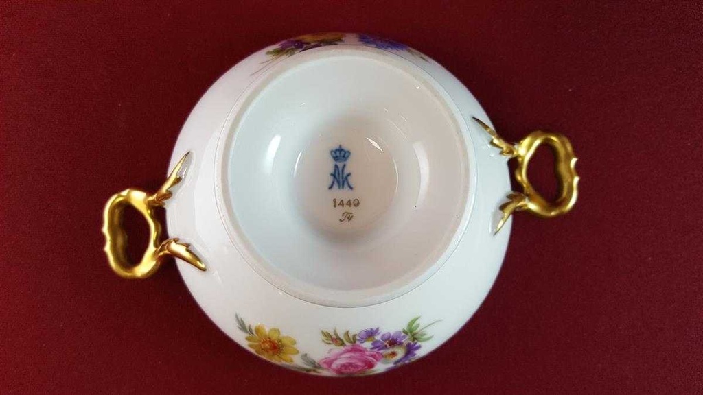 [45815487] Deckeldose Bonboniere Golddekor AK Kaiser Porzellan bunte Blumen Sonstiges gebraucht - defekt Bild 12