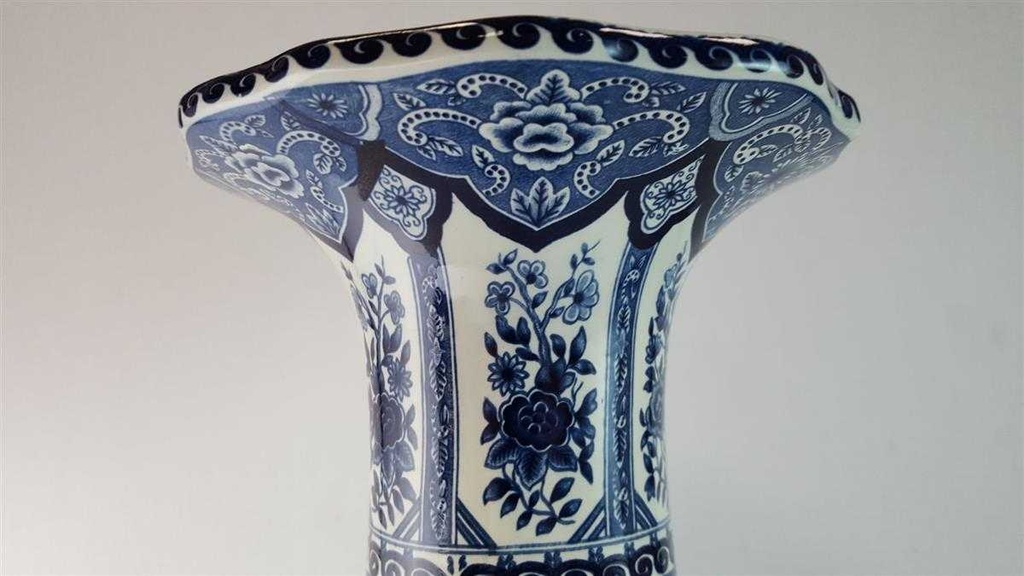 [45815549] Vase 31,5 cm Royal Sphinx Maastricht Delfts florales Dekor gebraucht - gut Bild 4