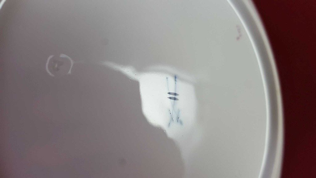 [45815612] Kuchenteller Dessertteller 20,3 cm Meissen Neuer Ausschnitt Indische Malerei Purpur II. Wahl gebraucht - sehr gut Bild 6