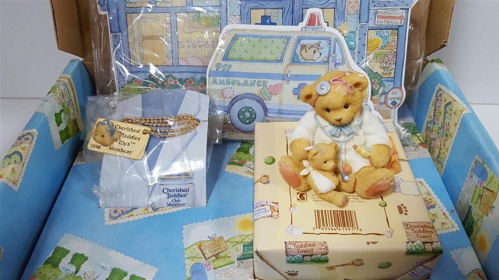 [45816265] Figur mit OVP Cherished Teddies Club Membear Dr. Darlene Makebetter Care Center 1998 neu Bild 2