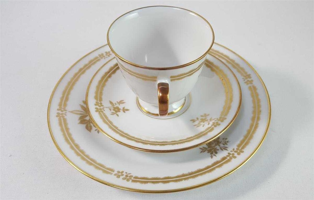 [45816332] Kaffeetasse Kaffeegedeck Kaffeeset Komplett 3tlg Tirschenreuth Trianon goldene Rosendekor gebraucht - sehr gut Bild 3