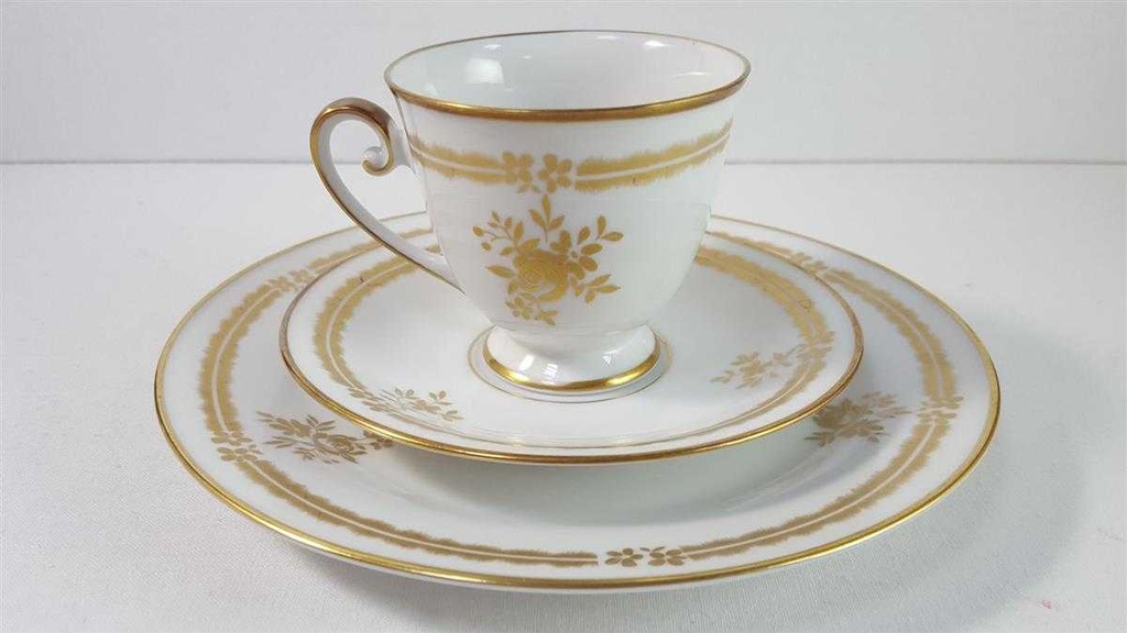 [45816332] Kaffeetasse Kaffeegedeck Kaffeeset Komplett 3tlg Tirschenreuth Trianon goldene Rosendekor gebraucht - sehr gut Bild 4