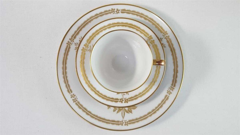 [45816332] Kaffeetasse Kaffeegedeck Kaffeeset Komplett 3tlg Tirschenreuth Trianon goldene Rosendekor gebraucht - sehr gut Bild 5