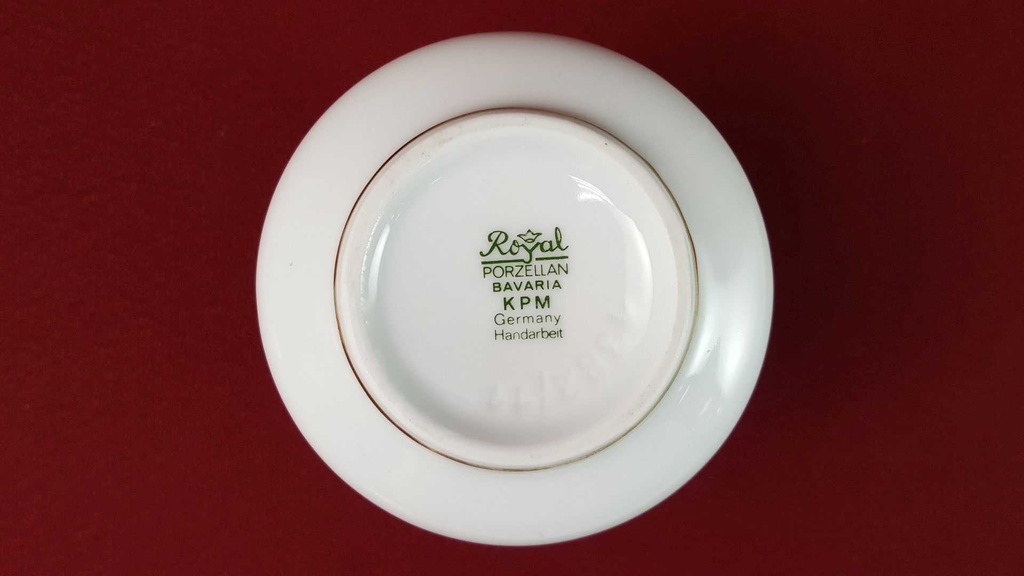 [45816345] Vase Dekorative 10,8 cm Royal KPM Bavaria weiß mit Löwenkopf gebraucht - gut Bild 5