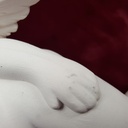 [458166029] Figur Skulptur Engel liegend Porzellan matt weiß H 9 cm Bild 7