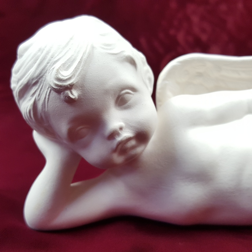 [458166029] Figur Skulptur Engel liegend Porzellan matt weiß H 9 cm Bild 9