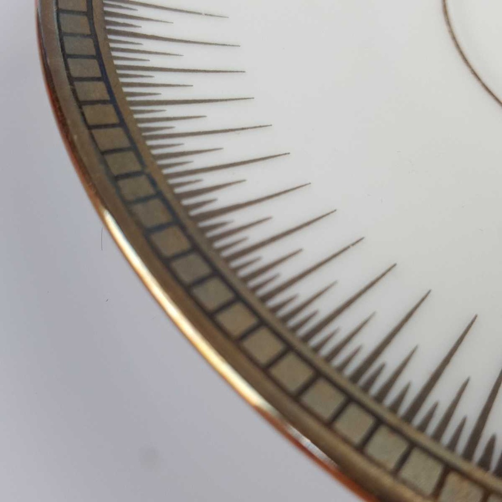 [458166266] Untertasse für Kaffee 14,4 cm Seltmann Weiden Form 25475 grau gold Dekor gebraucht - akzeptabel Bild 4