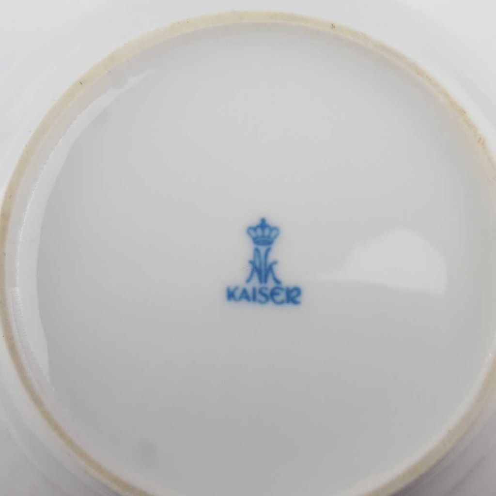 [458166561] Schüssel Goldrand 1,7 L 20 cm AK Kaiser Porzellan Form 40 Reliefdekor gebraucht - gut Bild 5