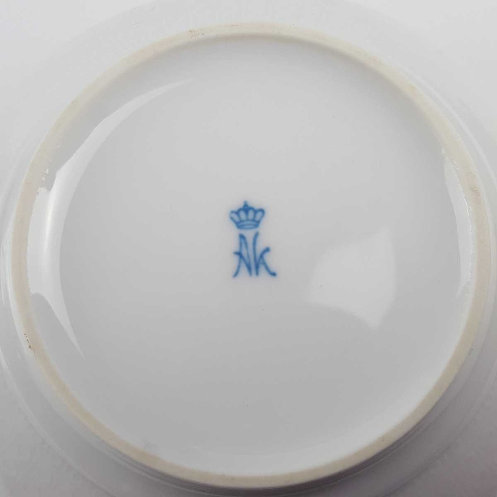 [458166562] Schüssel Goldrand 0,1 L 18 cm AK Kaiser Porzellan Form 40 Reliefdekor gebraucht - gut Bild 4